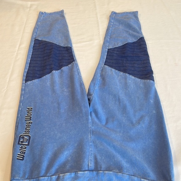 WALT DISNEY WORLD • Size Medium • Blue distressed whitewashed leggings - Picture 10 of 13
